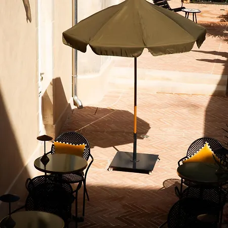 La Particuliere Hotell Caen