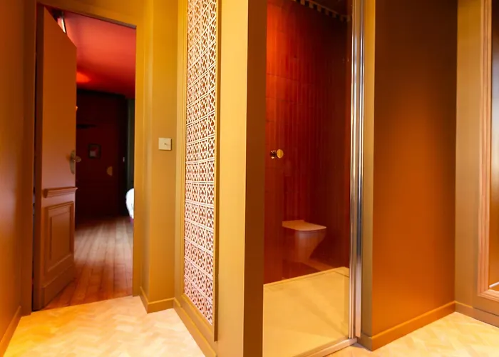 Отель La Particuliere 4*