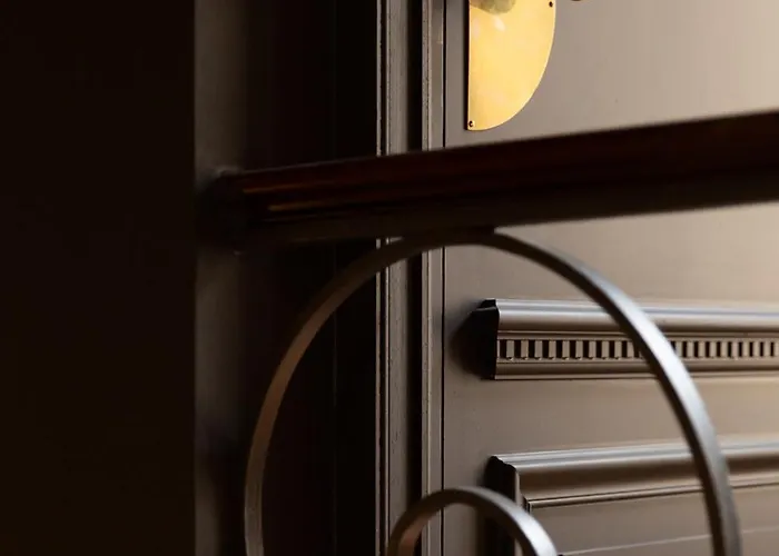 Отель La Particuliere